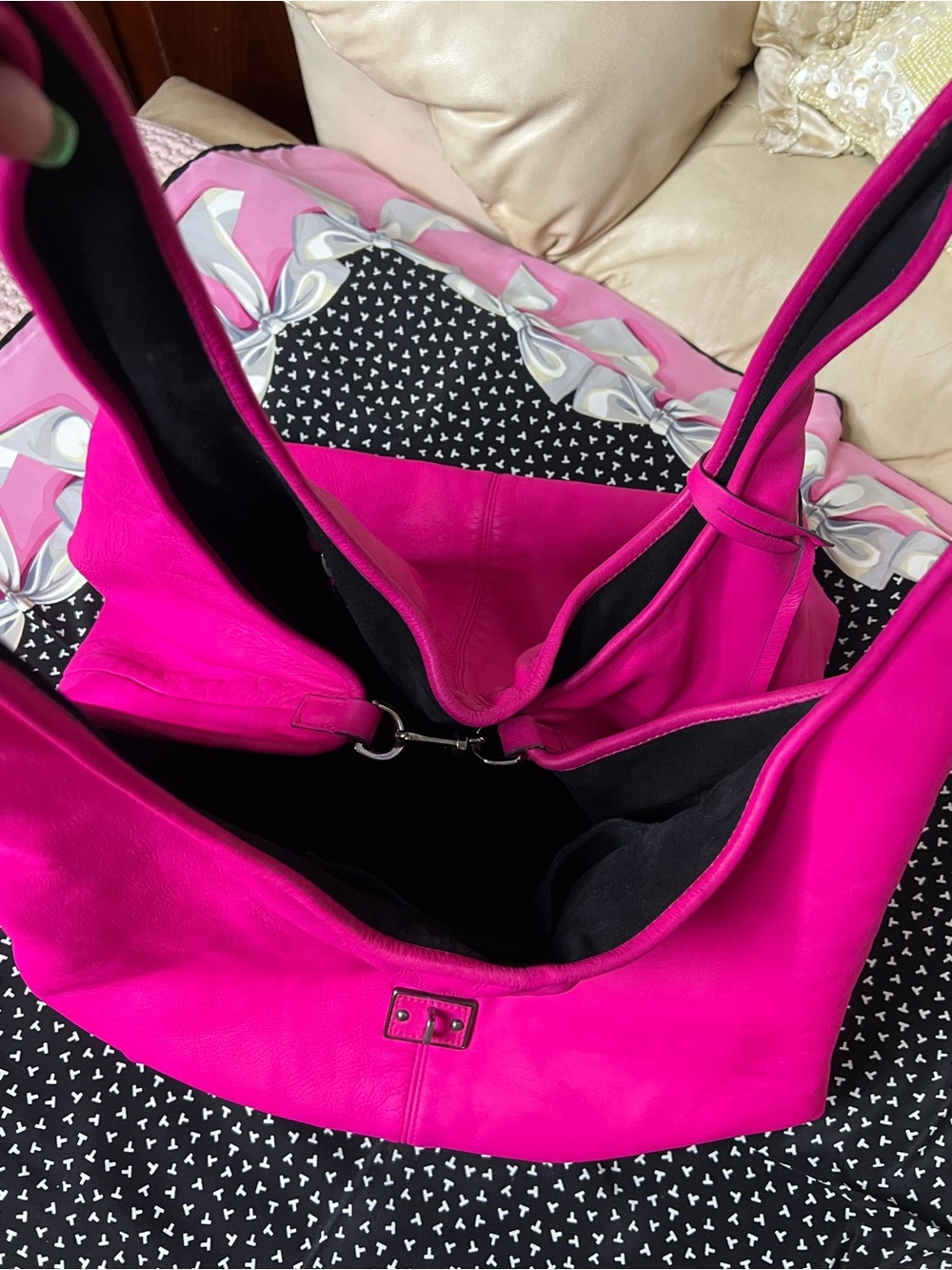 LOEWE Hobo Callie Lock Lambskin Tote Handbag - Picture 7 of 17